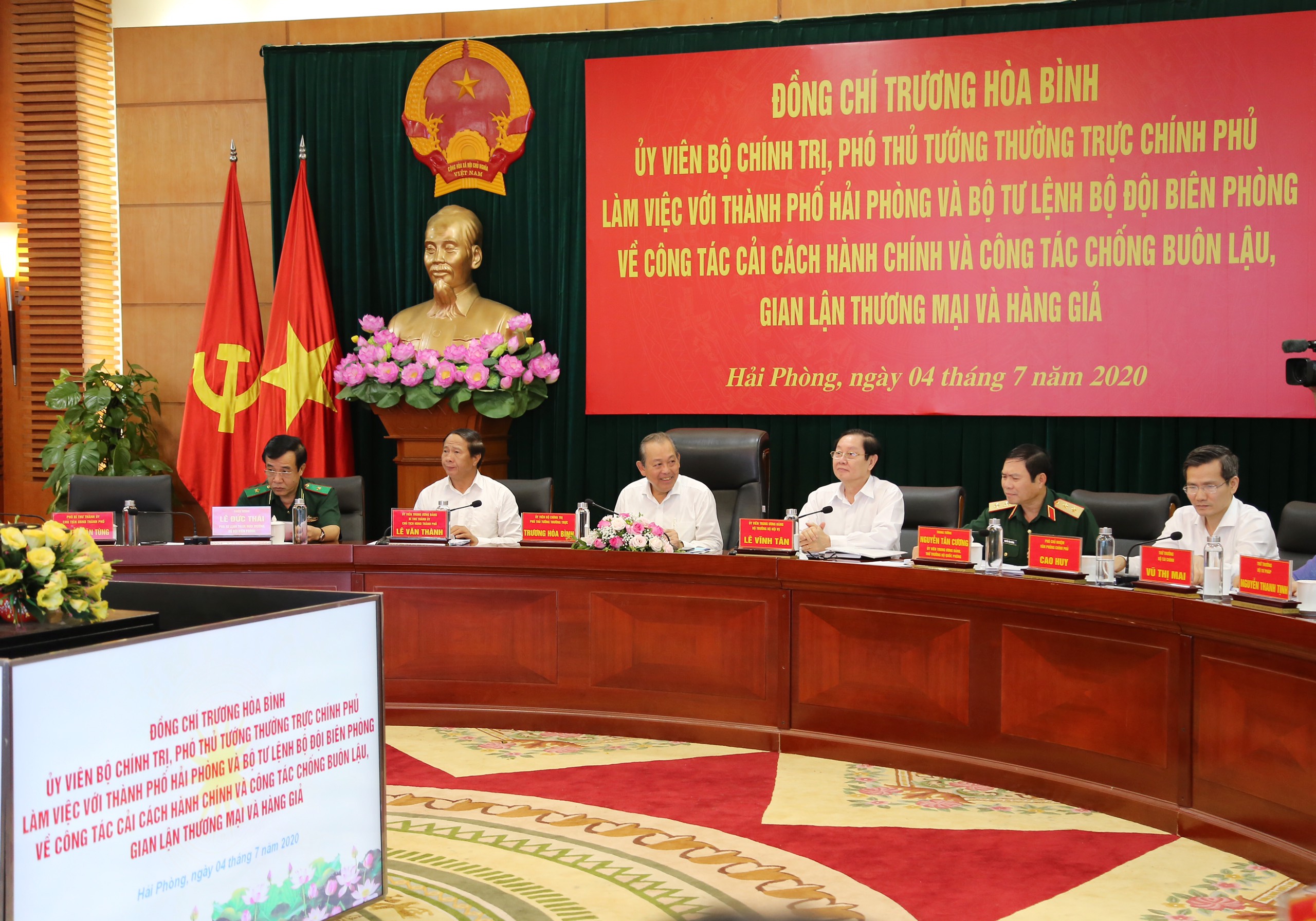 Phó Thủ tướng Thường trực Chính phủ Trương Hòa Bình –  làm việc tại TP. Hải Phòng