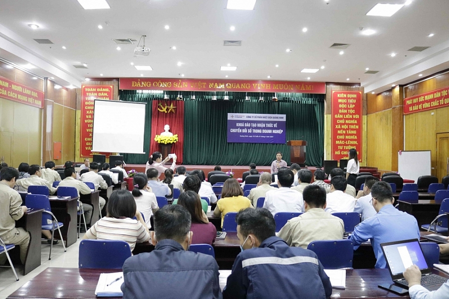 Chuyển đổi số trước hết là “chuyển đổi nhận thức” của người lao động