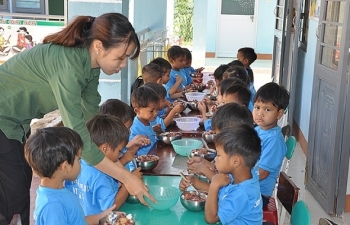 chuyen giam ngheo o nam tra my