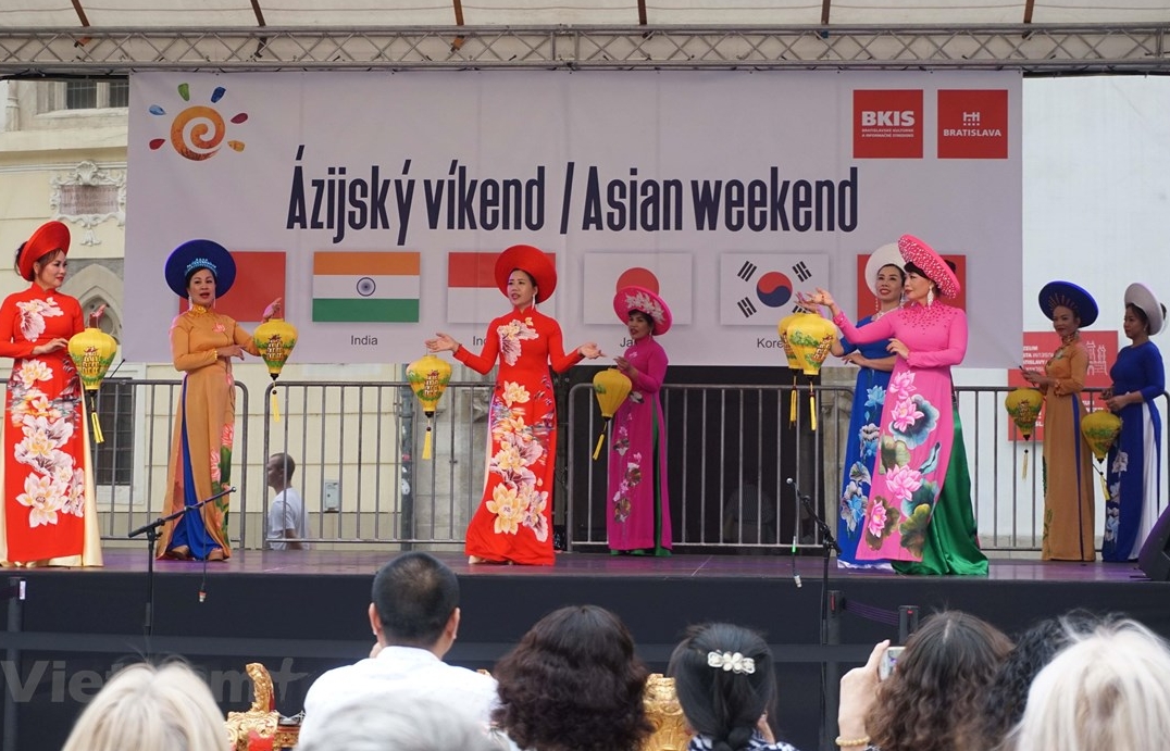 Đặc sắc văn hóa Việt Nam trong lễ hội Asian Weekend 2019 ở Slovakia