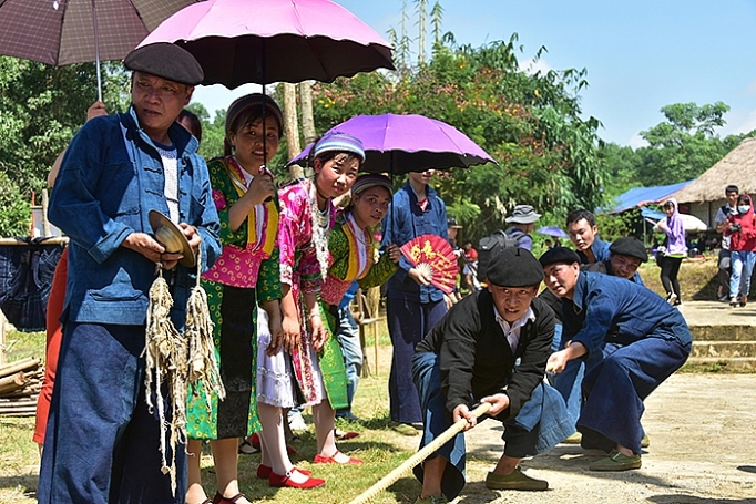 ton vinh gia tri van hoa truyen thong vung dong bac