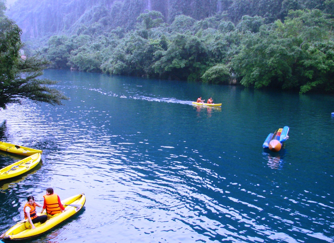 quang binh doanh thu tu du lich dat 3300 ty