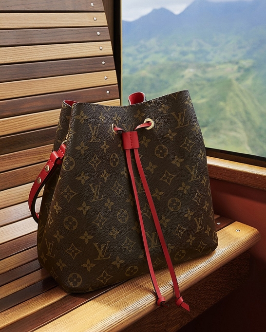 vi sao louis vuitton phai sang tan viet nam de quay clip quang cao bo suu tap moi