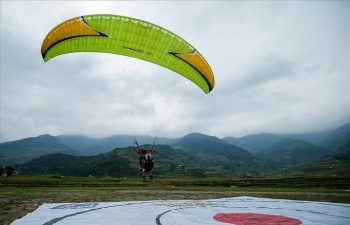 Khai mạc Festival dù lượn "Bay trên mùa vàng" năm 2019