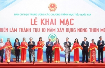 Thủ tướng cắt băng khai mạc triển lãm thành tựu 10 năm xây dựng nông thôn mới