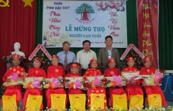 Tăng mức tiền, quà tặng chúc thọ, mừng thọ người cao tuổi