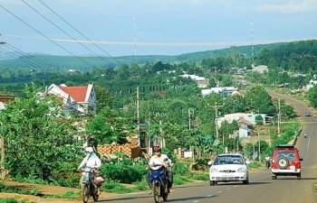 thu hut nguon luc de giam ngheo nhanh ben vung