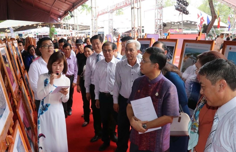 Triển lãm Ảnh, Phim phóng sự-tài liệu trong cộng đồng ASEAN ở Việt Nam