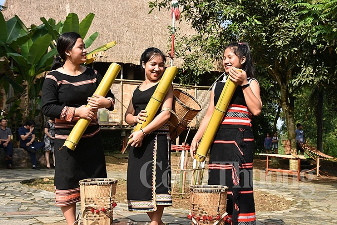 le cung mang nuoc dan toc xo dang gan ket tinh doan ket cong dong