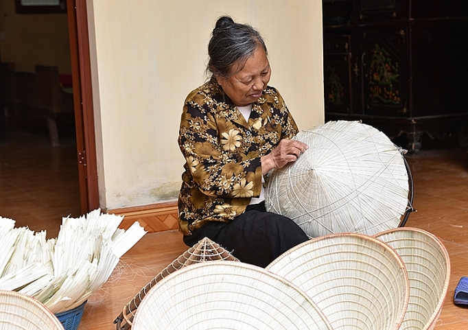 non lang chuong gin giu hon que viet