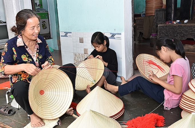 non lang chuong gin giu hon que viet