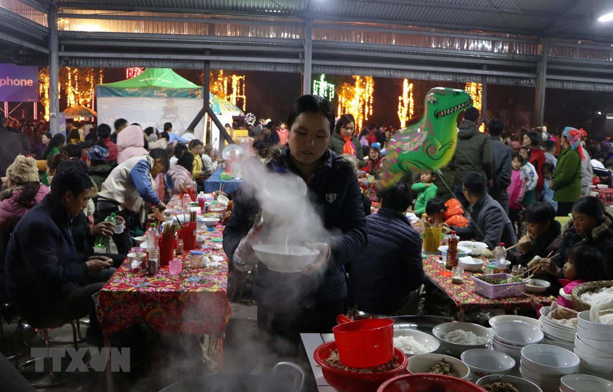 bao ton van hoa truyen thong trong nhung phien cho vung cao