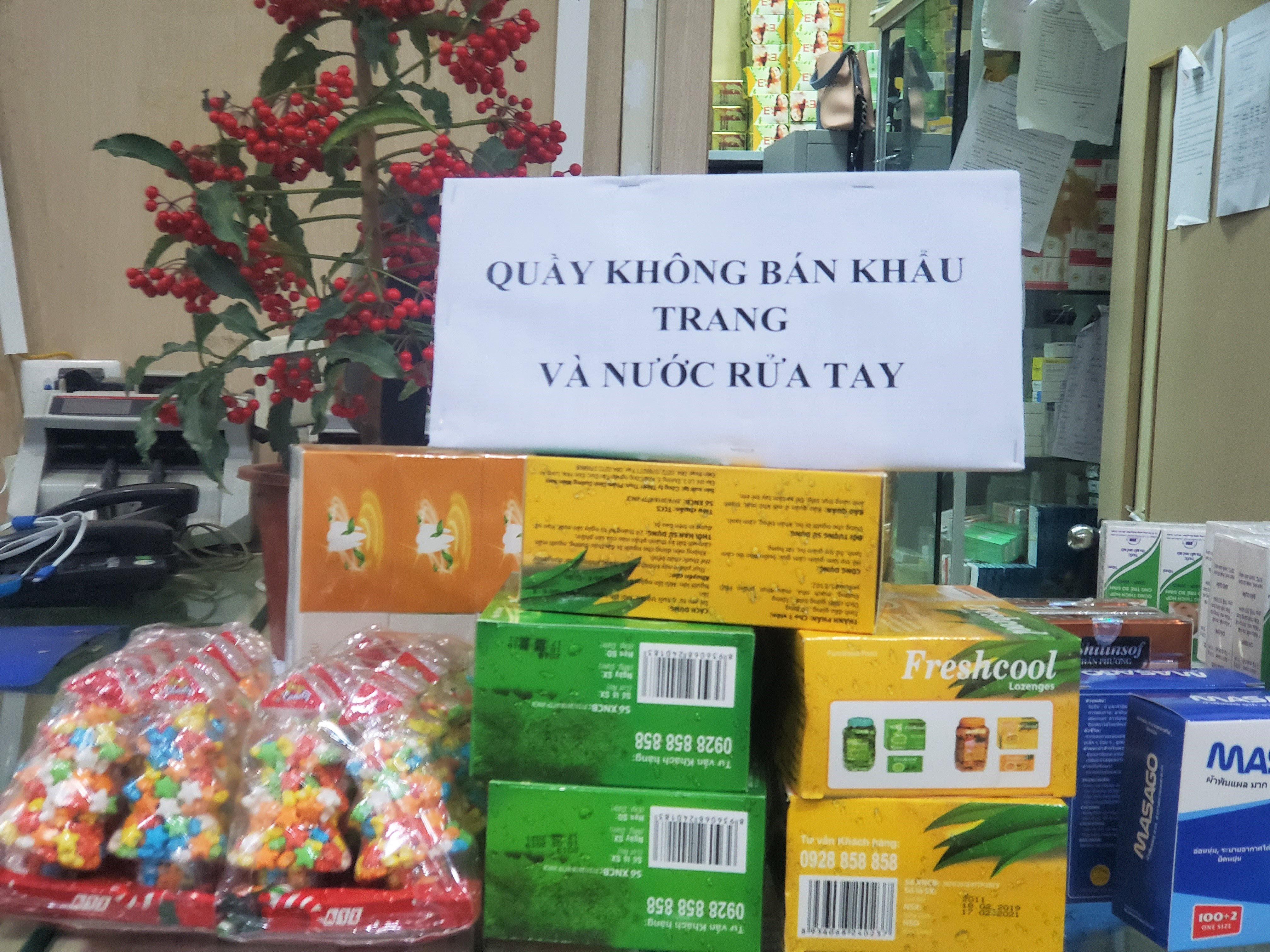 sau 1 dem cho thuoc lon nhat ha noi dong loat dat bien khong ban khau trang mien hoi