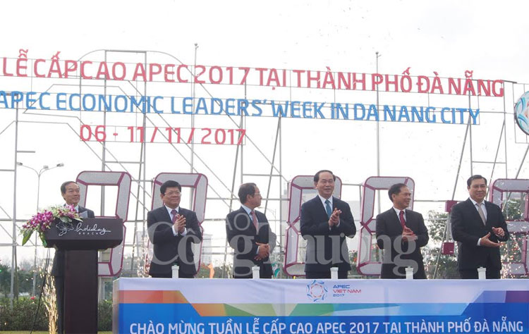 Chủ tịch nước Trần Đại Quang khởi động đồng hồ đếm ngược APEC 2017