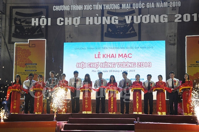 hoi cho hung vuong 2019 day manh van dong dung hang viet