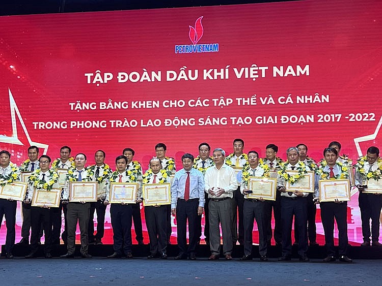 Vinh danh người lao động Tập đoàn Dầu khí với nhiều sáng kiến được ghi danh bảng vàng