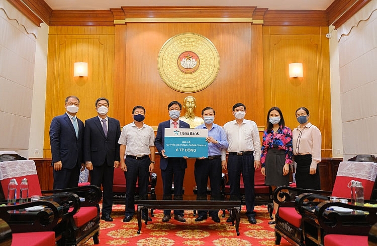 Hana Bank ủng hộ Quỹ vắc xin phòng, chống Covid-19