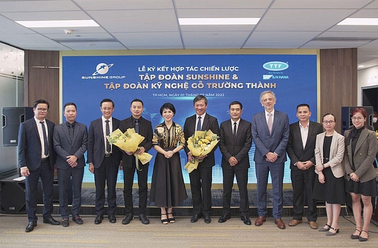 Sunshine Group ký kết hợp tác chiến lược với Tập đoàn Kỹ nghệ gỗ Trường Thành