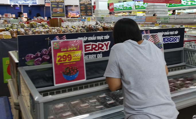Cherry giảm giá sập sàn, nhà nhập khẩu lo lỗ vốn - Ảnh 1.