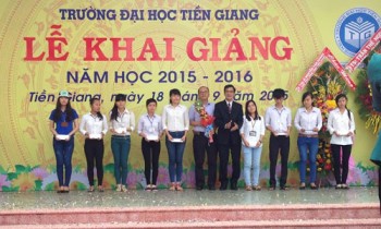 Hansae TG trao học bổng cho sinh viên Đại học Tiền Giang