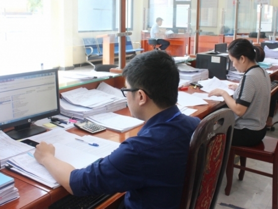 den nam 2025 khong con giao dich bang tien mat qua kho bac