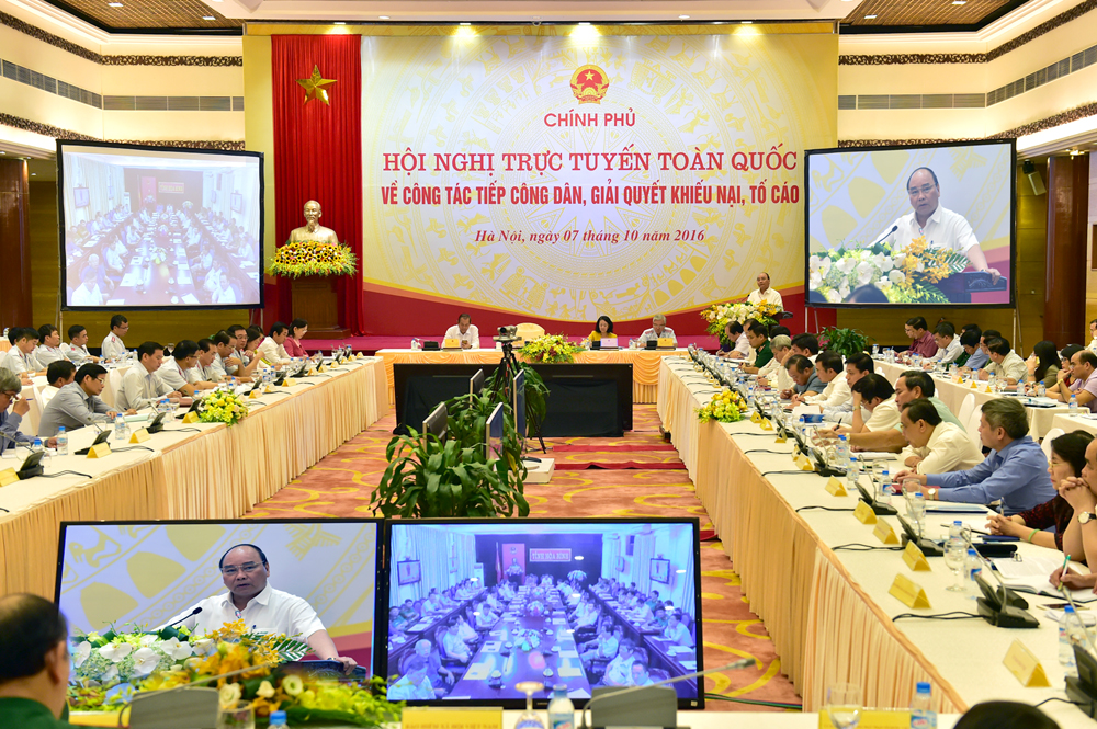 ‘Giải quyết việc dân thấu tình đạt lý, không tham nhũng, không ai kỷ luật anh’