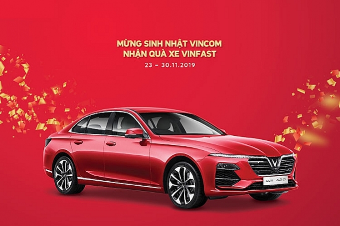 Vincom tặng xe VinFast Lux A2.0 trị giá hơn 1 tỷ đồng mừng 15 năm thành lập