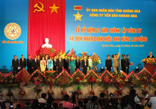 Công ty Yến sào Khánh Hòa đón nhận danh hiệu Anh hùng Lao động