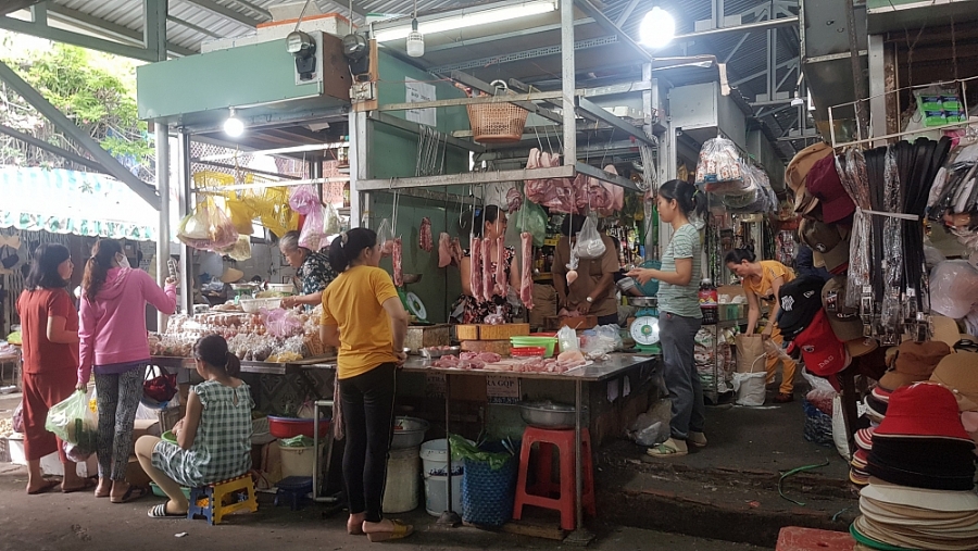 Giá thực phẩm hôm nay 22/2: Giá rau củ đi ngang, thủy sản bật tăng