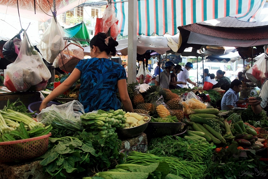 Giá thực phẩm hôm nay 23/2: Giảm đồng loạt
