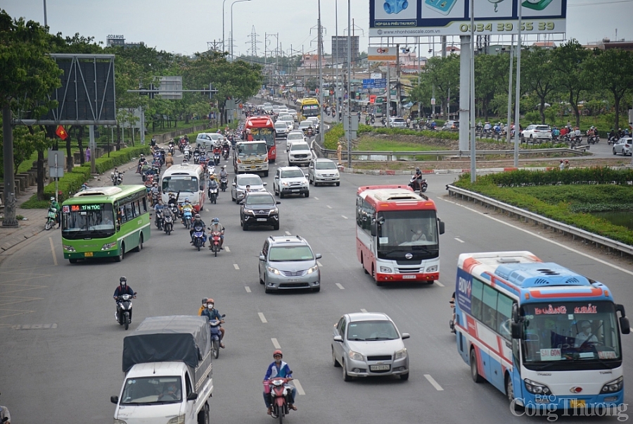 TP. Hồ Chí Minh: Ngày cuối kỳ nghỉ lễ bến xe vắng khách, sân bay đông đúc