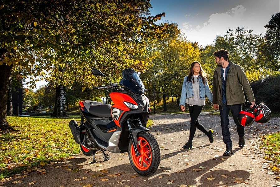 Piaggio Việt Nam ra mắt Aprilia SR GT 200