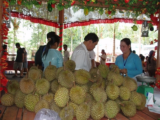 0554-nguoi-thai-chuong-rau-qua-viet