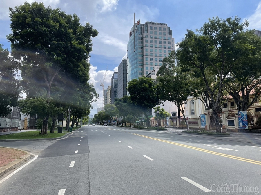 TP. Hồ Chí Minh ngày đầu thực hiện “ai ở đâu ở yên đó”