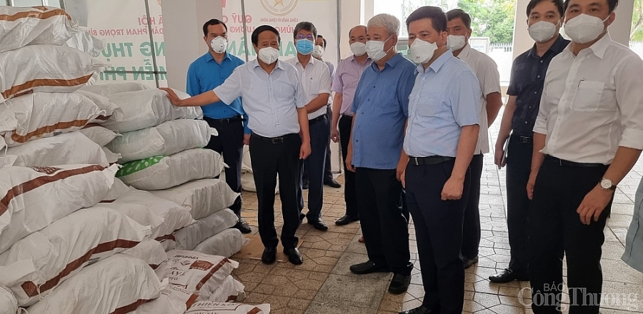 Bộ trưởng Nguyễn Hồng Diên tham gia Đoàn công tác của Chính phủ làm việc tại TP. Hồ Chí Minh