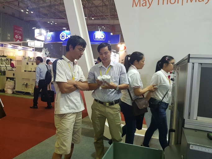 vietnamplas 2019 dem den nhung giai phap san xuat thong minh cho nganh nhua cao su