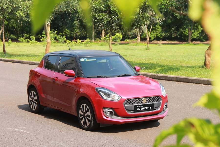 Suzuki ưu đãi tháng 10 hấp dẫn cho các dòng xe du lịch