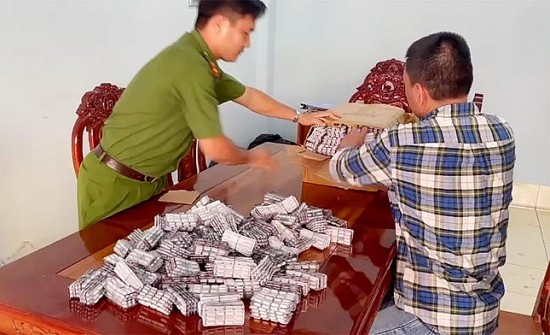 an giang phat hien 30000 vien thuoc tan duoc nhap lau