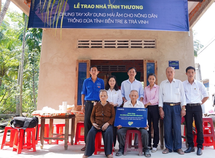 Betrimex bàn giao nhà tình thương cho bà con Bến Tre, Trà Vinh đón Tết