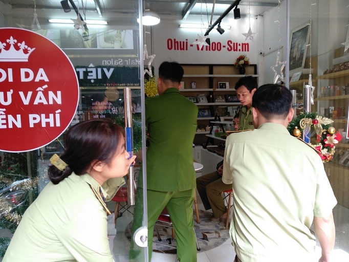 queen cosmetics bi lap bien ban va thu giu hang hoa my pham nhap lau