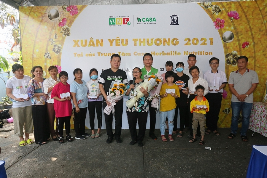 Thành viên Độc lập và Herbalife Việt Nam đem xuân yêu thương đến cho trẻ em