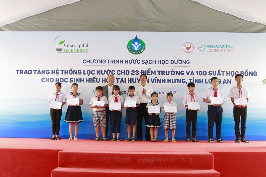 VCF trao tặng hệ thống lọc nước trị giá 2 tỷ đồng cho học sinh tỉnh Long An
