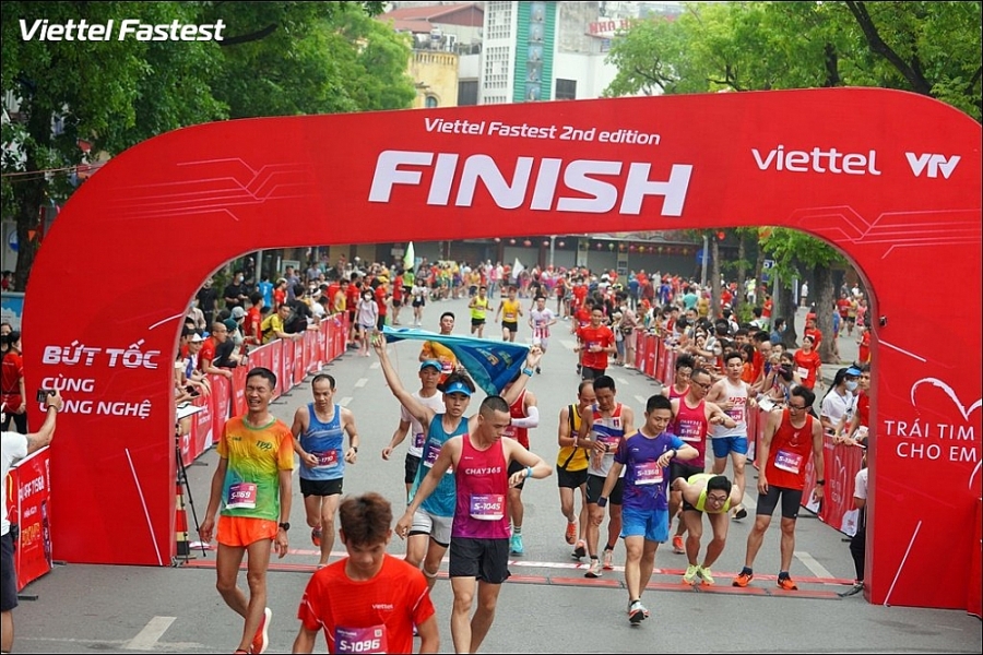 Viettel Fastest 2022: Ủng hộ hơn 600 triệu đồng cho Chương trình Trái tim cho em