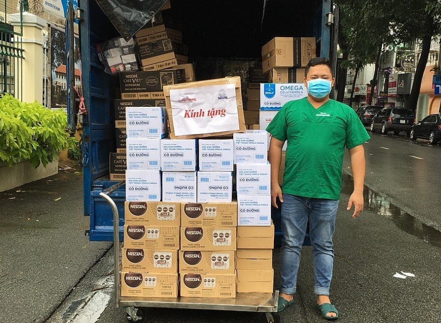 Báo Công Thương đồng hành cùng y, bác sĩ tuyến đầu chống dịch tại TP.HCM