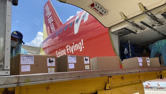 chuyen bay vietjet cho 200 may tho cao cap tu duc da ha canh
