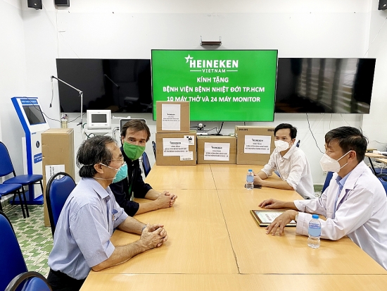 heineken viet nam ung ho thiet bi y te cho benh vien benh nhiet doi tp ho chi minh