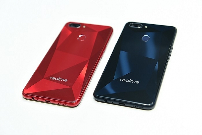 realme 2 smartphone tam trung co lam thay doi cuoc choi tai viet nam