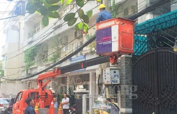 Năm 2019 EVNHCMC hoàn tất chỉnh trang 100% dây cáp thông tin treo trên trụ điện