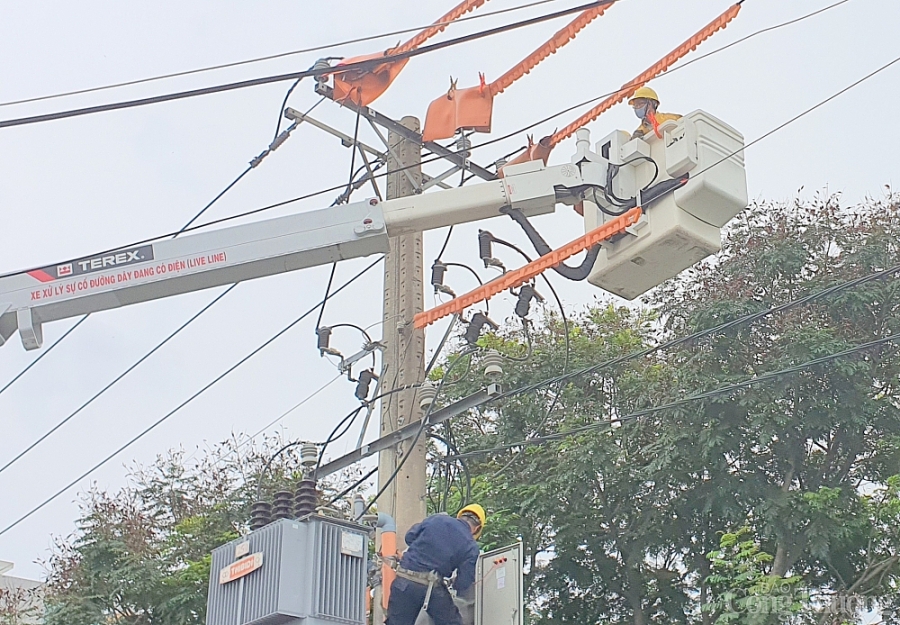 Ngành điện TP. Hồ Chí Minh: Triển khai nhiều giải pháp đảm bảo an toàn điện mùa mưa