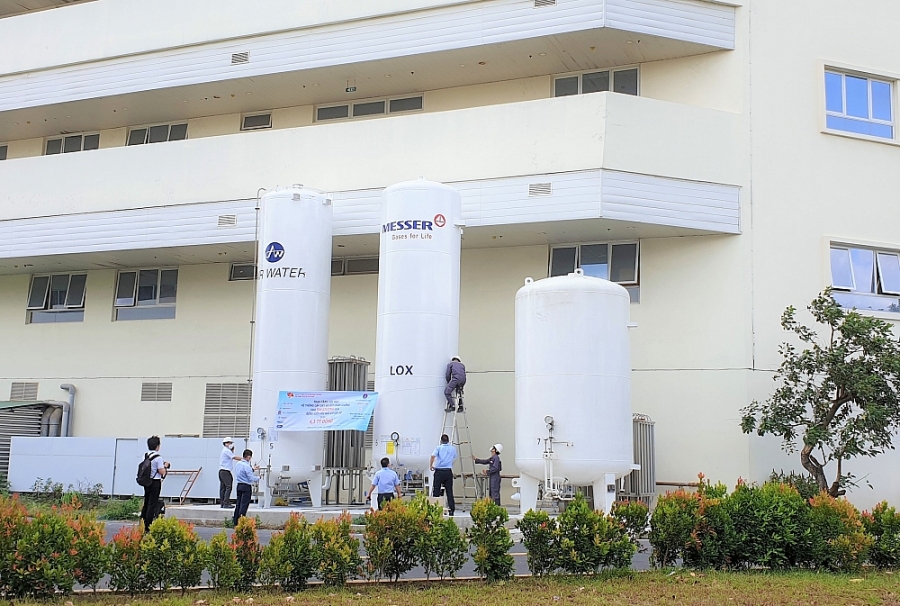 Bàn giao thiết bị điều trị cho bệnh nhân Covid-19 tại TP. Hồ Chí Minh